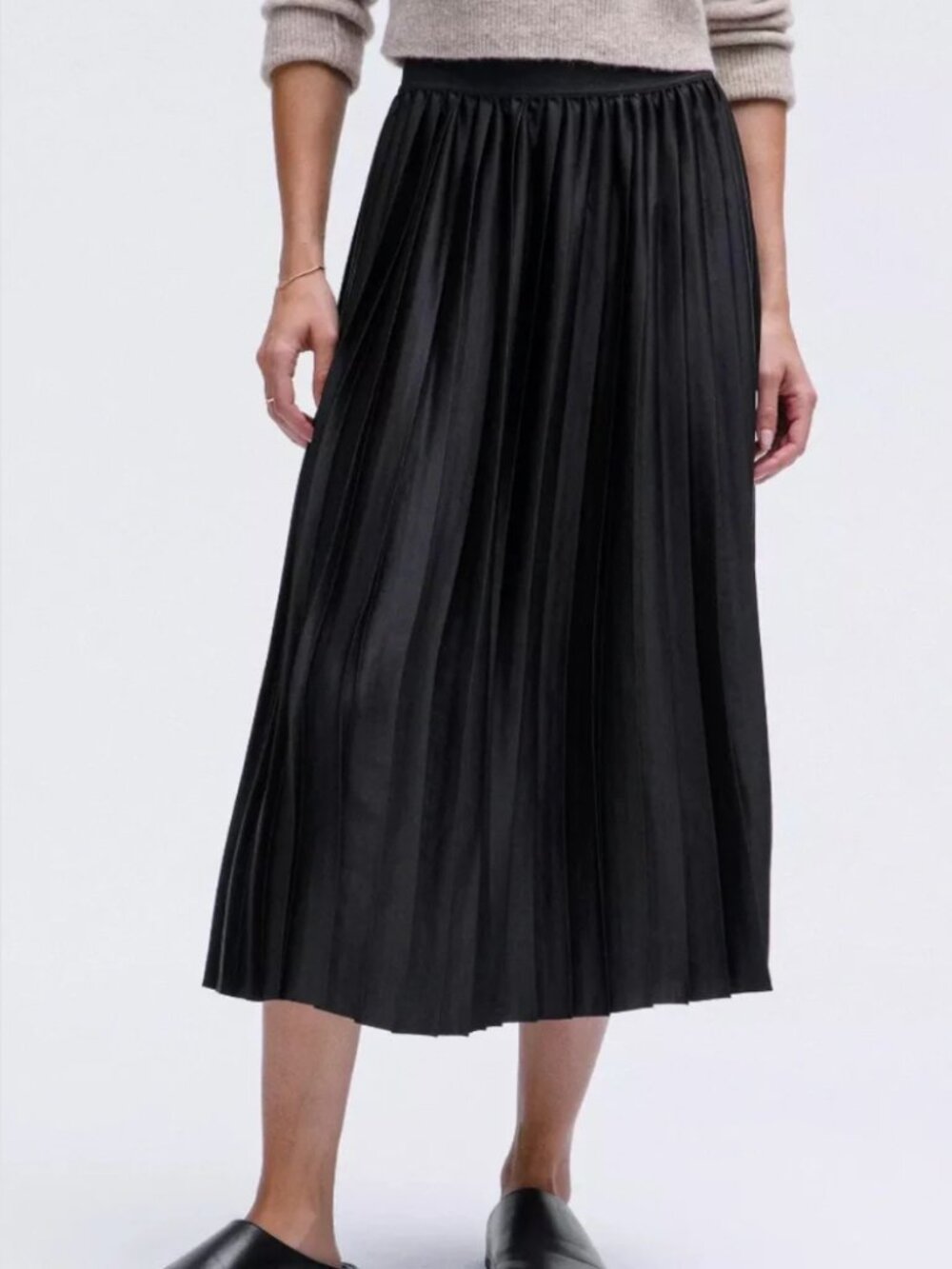 Never worn Lululemon Pleated Midi Skirt size Small